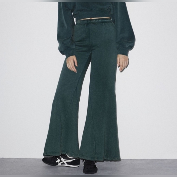 Urban Outfitters Pants - Out from Under Alessia Flare Sweatpant Size XL